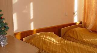 Гостиница Бристоль-Центральная Таганрог Двухместный номер эконом-класса с 2 отдельными кроватями-7
